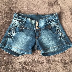 High waisted Colombian jean shorts